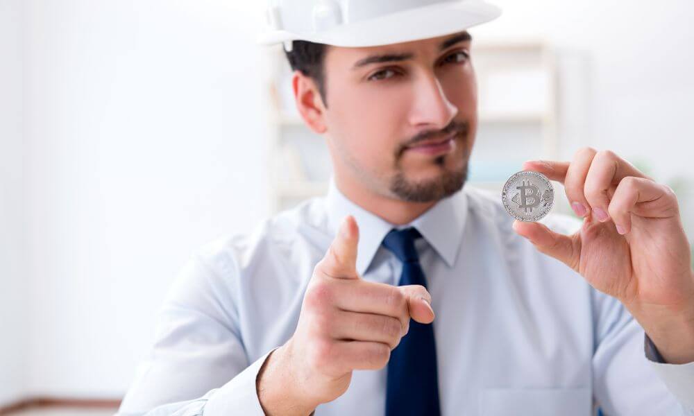 Bitcoin Miner Prices Will Continue To Fall, F2Pool Exec Predicts!